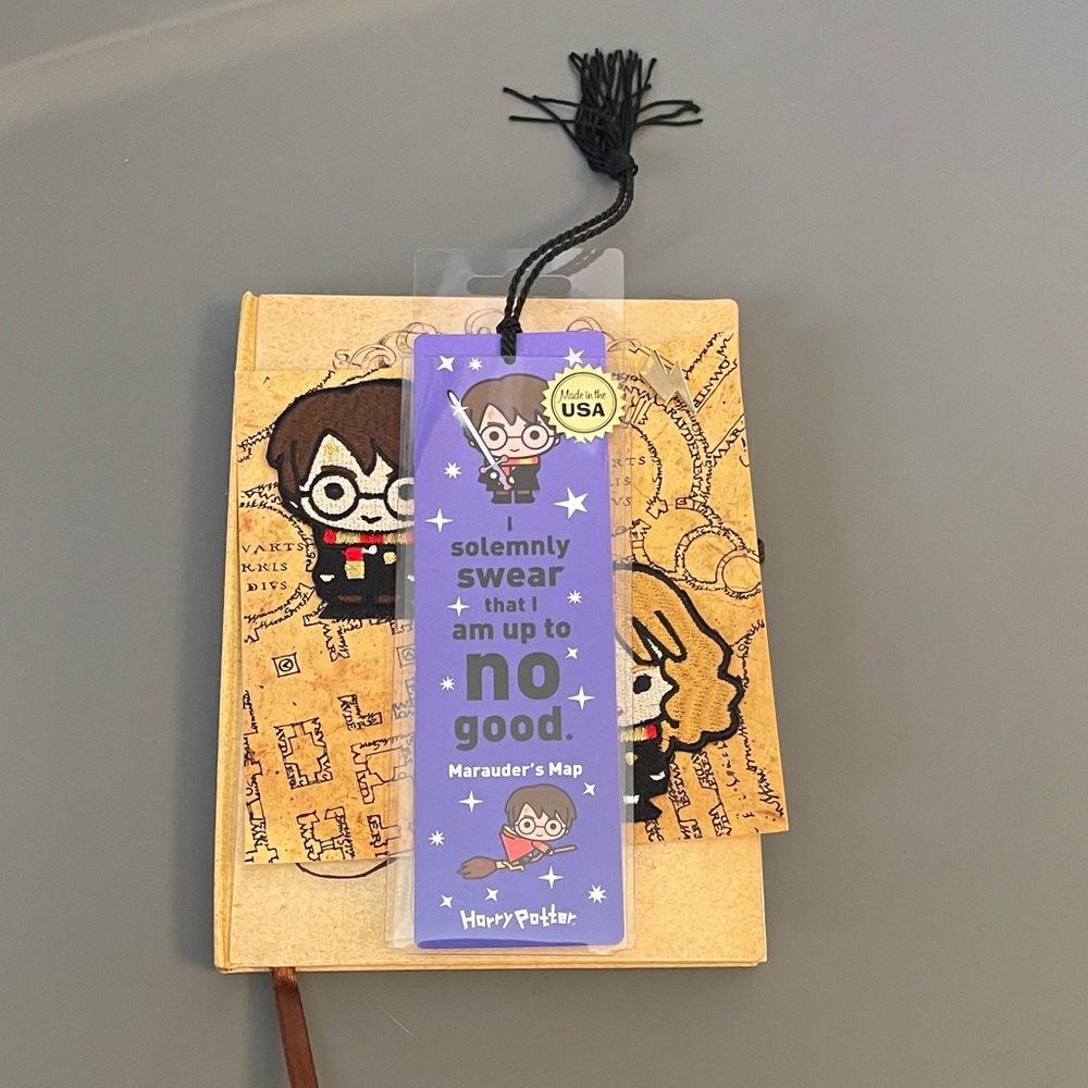 NEW Harry Potter Journal, Pin Parches and Bookmark - Picture 12 of 12